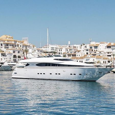Super Yacht Located In Puerto Banus Hotell Marbella Eksteriør bilde