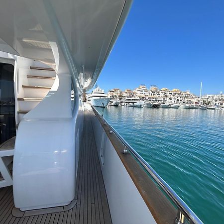 Super Yacht Located In Puerto Banus Hotell Marbella Eksteriør bilde