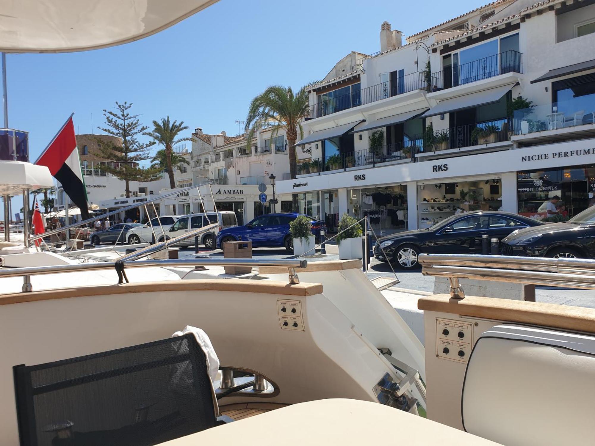 Super Yacht Located In Puerto Banus Hotell Marbella Eksteriør bilde